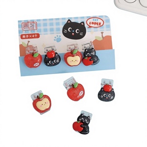 คลิปหนีบกระดาษรูปแมวการ์ตูนน่ารักและแอปเปิ้ลสีแดงวิบวับ พร้อมแมวสีดำ สำหรับจัดระเบียบเอกสารและตกแต่งโต๊ะทำงาน - Product Image 1