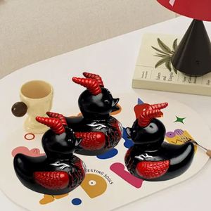 Oferta Especial 2026: Patito Satánico Flotante de Goma de 3.5 Pulgadas con Sonido, Ponderado, de Colores Personalizados, Juguetes Cognitivos para el Baño - Product Image 4