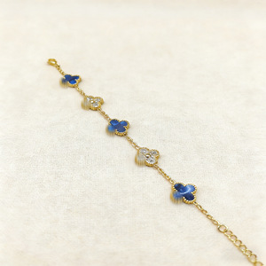 Pulsera de <span class=keywords><strong>Acero</strong></span> <span class=keywords><strong>Inoxidable</strong></span> Directo de Fábrica, Nueva Colección de Joyería de Trébol de Cuatro Hojas con Baño de Oro de 18K, Serie Lenguaje de Flores, Superventas - Product Image 4