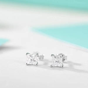 Tendance de la mode 2021, bijoux en argent sterling, boucles d'oreilles en moissanite GRA Dia 5 mm pour femmes - Product Image 2