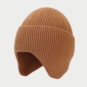 Gorro de punto unisex de color liso con bordado 3D y protección para las orejas, ideal para invierno al aire libre, venta al por mayor. - Product Image 4