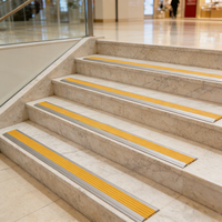 Profilé d'escalier moderne en alliage d'aluminium et PVC, en forme de L, antidérapant, classe B1, ignifuge, écologique, pour intérieur, extérieur, hôpital