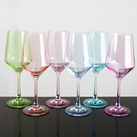 Lot de Verres à Vin en Cristal Angulaire Multicolore Pastel avec Logo Personnalisé pour Mariages, Restaurants et Fêtes – Vente en Gros de Verres à Pied