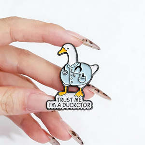 Toptan Ruh Sağlığı Hapı Anksiyete Terapisi Hayvan İlacı Şişesi Metal Emaye Yaka İğnesi Broş Giyim Rozeti - Product Image 3