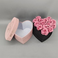 Boîte d'emballage pour fleurs en carton recyclé en forme de cœur en velours noir rose clair avec gaufrage, boîte d'emballage personnalisée