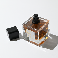 Flacon de parfum carré en verre cristal 30ml 50ml 100ml à fond épais, avec capuchon magnétique plat brillant, pulvérisateur et autocollants personnalisés