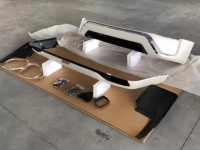 Kit carrosserie en plastique ABS de haute qualité pour pare-chocs avant et arrière de Land Cruiser LC200 version Moyen-Orient, années 2016-2020