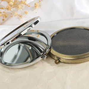 Specchio Compatto Pieghevole in Metallo con Logo Personalizzato, Portatile da Viaggio, Doppio Lato con Ingrandimento 1X/2X, Oro, Argento, Oro Rosa - Product Image 4