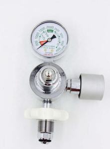 Tıbbi boğa burun oksijen regülatörü Schrader vana ile - Product Image 5