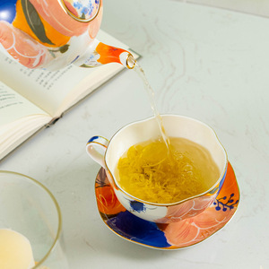 Juego de Té de Porcelana Fina - Tetera con Diseño Floral en Acuarela y Taza con Plato - Product Image 4