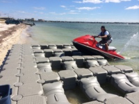 Plateforme flottante en HDPE à triple rouleau de type U pour jet-skis, idéale pour les projets marins (vente en gros)