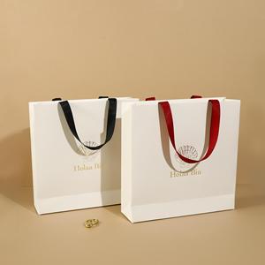 Tùy chỉnh thân thiện với môi WhitePaper kết cấu Kraft nghệ thuật túi giấy sang trọng hoa in mang nhãn hiệu quần áo giày vớ lông với logo - Product Image 1