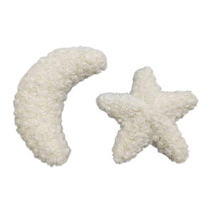 ดอกกุหลาบจำลองรูปดาวและพระจันทร์ ตกแต่งสร้างบรรยากาศบนโต๊ะอาหาร มีให้เลือกสามสี - Product Image 6