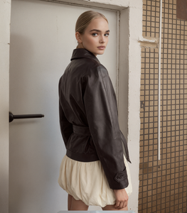 2025 otoño nueva ropa de mujer estilo europeo moda doble botón manga <span class=keywords><strong>larga</strong></span> forrado <span class=keywords><strong>chaqueta</strong></span> de cuero abrigo en Color café - Product Image 4