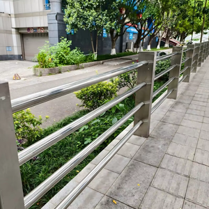 Barrières de circulation en acier pour la sécurité des piétons avec réflecteur pour le contrôle des foules sur trottoir Zone de chantier - Product Image 5