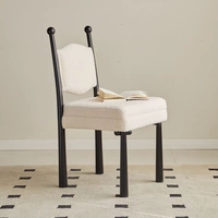Chaise de salle à manger moderne en tissu Teddy avec pieds en bois massif, rembourrée pour la maison, l'appartement, le café et le restaurant