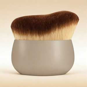 <span class=keywords><strong>Brocha</strong></span> de Maquillaje <span class=keywords><strong>Kabuki</strong></span> con Cuerpo de Amortiguación Líquida en Forma de Domo Grande, Mango de Agarre Denso, Utilizada con <span class=keywords><strong>Brocha</strong></span> de Afeitar <span class=keywords><strong>para</strong></span> Aplicación - Product Image 3