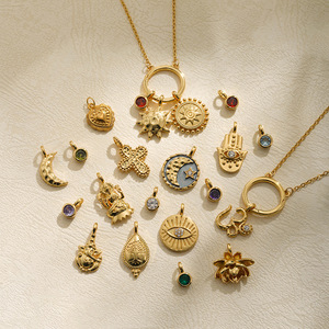 Collar con Colgante de Amuletos Personalizados Manna, Chapado en Oro de 18K y Cobre, con Circonita, Piedra de Nacimiento, Sol, Luna y Ojo Turco, para Mujer - Product Image 1