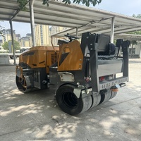 Compacteur vibrant à double tambour UCM de 4 tonnes avec engrenage hydraulique, doté d'une puissance de fouillis élevée pour l'asphalisation