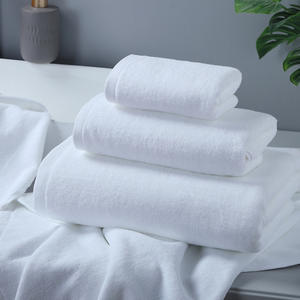 Ensemble de Serviettes de Bain en Coton Égyptien 500 g/m² pour Hôtel | Vente en Gros Certifiée OEKO-TEX | Coffret Cadeau avec Logo Personnalisé au Design Style Hilton - Product Image 5