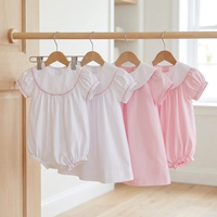 Robe classique à manches courtes en coton tissé blanc et rose avec broderie, tenue de Pâques pour sœurs, combinaison à volants pour bébé assortie