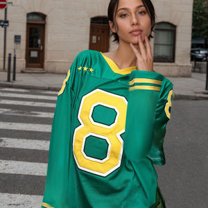 T-shirt sportif pour femme à imprimé numérique, coupe oversize, col en V, color block, style streetwear décontracté, haut tricoté pour le sport - Product Image 4