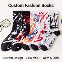 Chaussettes mi-mollet en tricot personnalisées à imprimé numérique graffiti, motif éclaboussures d'encre, style streetwear, chaussettes décontractées de marque