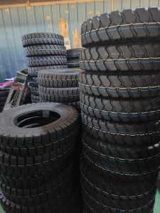 Venta al por Mayor de Fábrica de Motocicletas de Tres Ruedas, Vehículos Agrícolas Pequeños, Scooters Clásicos, Neumáticos para Motocicleta 5.00-12 - Product Image 5