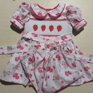 Vestido de Verano 2026 al por Mayor con Estampado de Fresas y Bordado a Mano para Bebés Niñas, Conjunto de Ropa para Niños Pequeños, Fábrica de Vietnam - Product Image 1