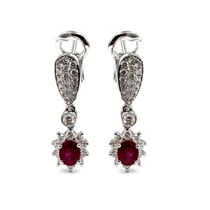 Boucles d'oreilles clips ovales classiques en or blanc 18 carats avec diamants et rubis pour femme - Idéales pour mariages et soirées - Product Image 1