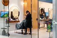 Chaise de Salon de Coiffure Portable et Robuste Noire pour Femmes, Idéale pour Coiffeuses, Barbiers et Ateliers