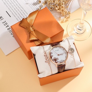 Coffret cadeau pour petite amie, ensemble vintage <span class=keywords><strong>marron</strong></span> 3 pièces comprenant une <span class=keywords><strong>montre</strong></span> à mouvement quartz étanche et un <span class=keywords><strong>bracelet</strong></span> d'amour - Product Image 1