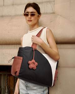 Sacs fourre-tout de luxe pour femmes, 15,6 pouces, résistants à l'eau, sacs à main pour femmes, sacs fourre-tout personnalisés pour les voyages et le bureau - Product Image 3