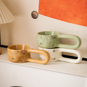 Nouvelle tasse en céramique de lettre en relief de l'usine Lelyi Tasse créative à long manche Good Morning avec un design floral mignon - Product Image 2