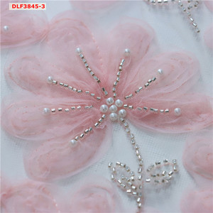 Tessuto in Pizzo Tulle con Perline e Fiori 3D di Lusso, Vendita all'Ingrosso - Product Image 2