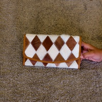 Dompet Kulit Asli Ukiran Tangan Trendi Baru, Tas Selempang Ponsel Bergaya Multifungsi Warna Pink, Dompet Clutch Crossbody