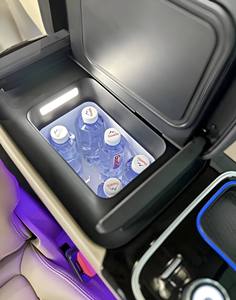 Frigo portabicchieri intelligente di tendenza con caricatore USB per bracciolo Smart Cockpit per Mercedes-Benz V-Class/Vito/Hiace Dynamic Island Electric - Product Image 5