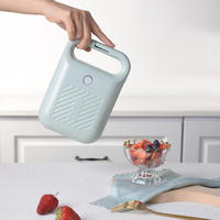 Appareil multifonction intelligent pour la maison : machine à pain, muffins, petit-déjeuner, aliments légers, omelettes et cuisson.