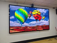 Affiches numériques LED, médias graphiques animés RVB pleine couleur, panneaux de cabine DJ étanches, rideaux d'affichage, façade IP54