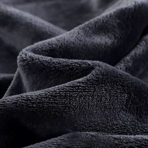 Peignoir en polaire corail léger avec logo personnalisé Vêtements de nuit à capuche doux et chauds pour la maison et l'hôtel Thermique pour femmes et hommes - Product Image 3