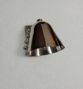 Lámpara de pared moderna de mediados de siglo con forma de cono y detalles de remaches, acabado en cromo pulido, pantalla de campana de cromo moderna - Product Image 5