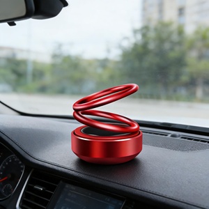 Ambientador Solar para Auto 2026 con Doble Anillo y Almohadillas Aromáticas, Diseño Giratorio de Energía Solar, Alta Calidad - Product Image 1