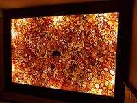 Grande dalle de pierre précieuse ambre d'agate rouge translucide de conception moderne polie avec la capacité de solution de conception graphique
