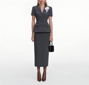 Abito Midi Donna S~P Primavera Estate 2026 Nuovo Grigio Misto con Decorazione Floreale a Spilla Staccabile - Product Image 1