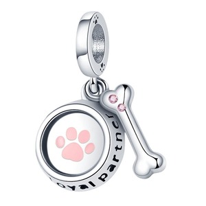 Colgante con huella de pata de perro, hecho de latón blanco, con diseño de hueso de cristal rosa, un lindo regalo de joyería con forma de animal. - Product Image 1
