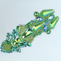 2026 En gros Accessoires de costume de carnaval, Patch thermocollant en résine néon faite à la main, Bijoux de costume, Applique en strass