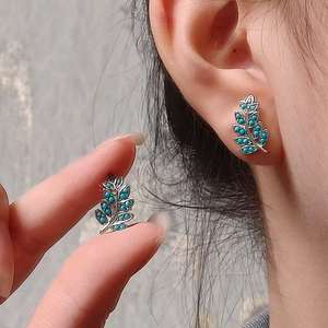 Boucles d'oreilles turquoise à la mode de style classique en motif géométrique de feuille de pin - Product Image 5