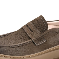 Mocassins pour hommes en cuir de vachette pleine fleur, style décontracté chic, à semelle souple, légers et respirants, chaussures de conduite à enfiler pour les pères d'âge mûr