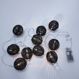 Fabricant Fourniture Intérieure/Extérieure LED Décorative Patio Lumières IP44 Boule de Noël Guirlande Lumineuse Tailles 6cm 8cm PP Rotin - Product Image 1