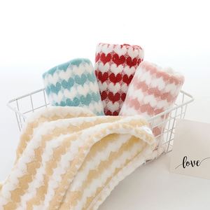 Toalla de Pelo Súper Absorbente de Secado Rápido para Mujer, Adultos, de Felpa de Coral Engrosada, Gorro de Ducha con Forma de Corazón, Uso Térmico y Plástico - Product Image 1